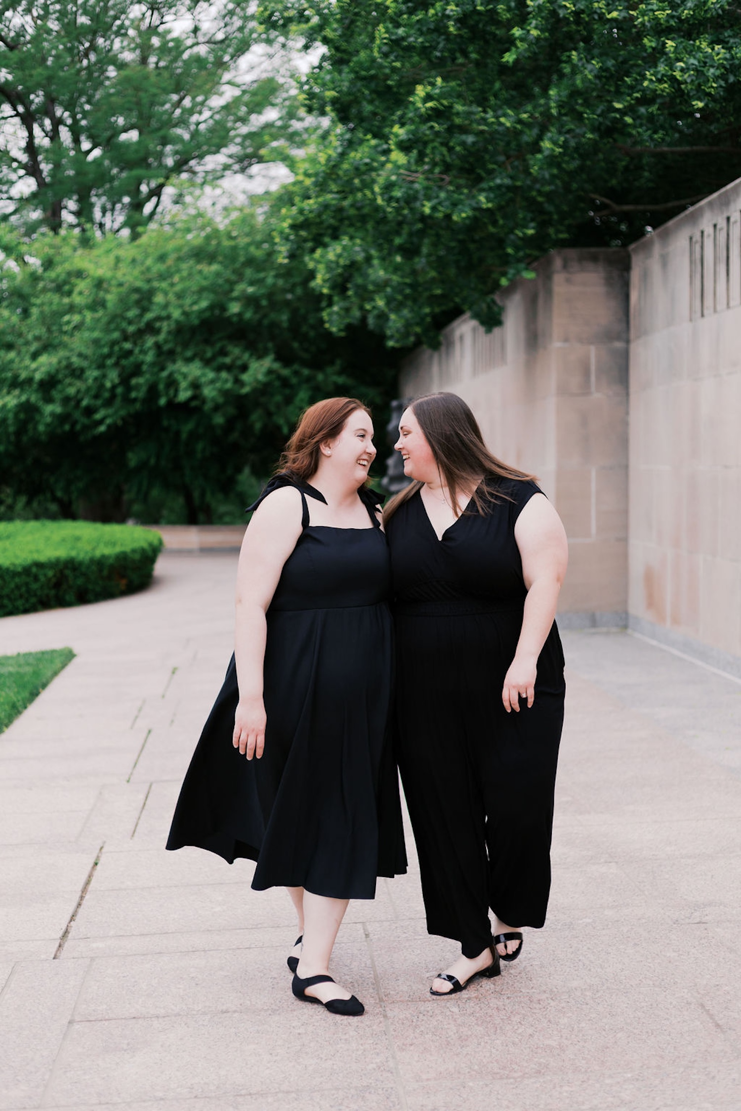 lgbtq+ engagement photos at the nelson atkins museum in kansas city lauren benson photography