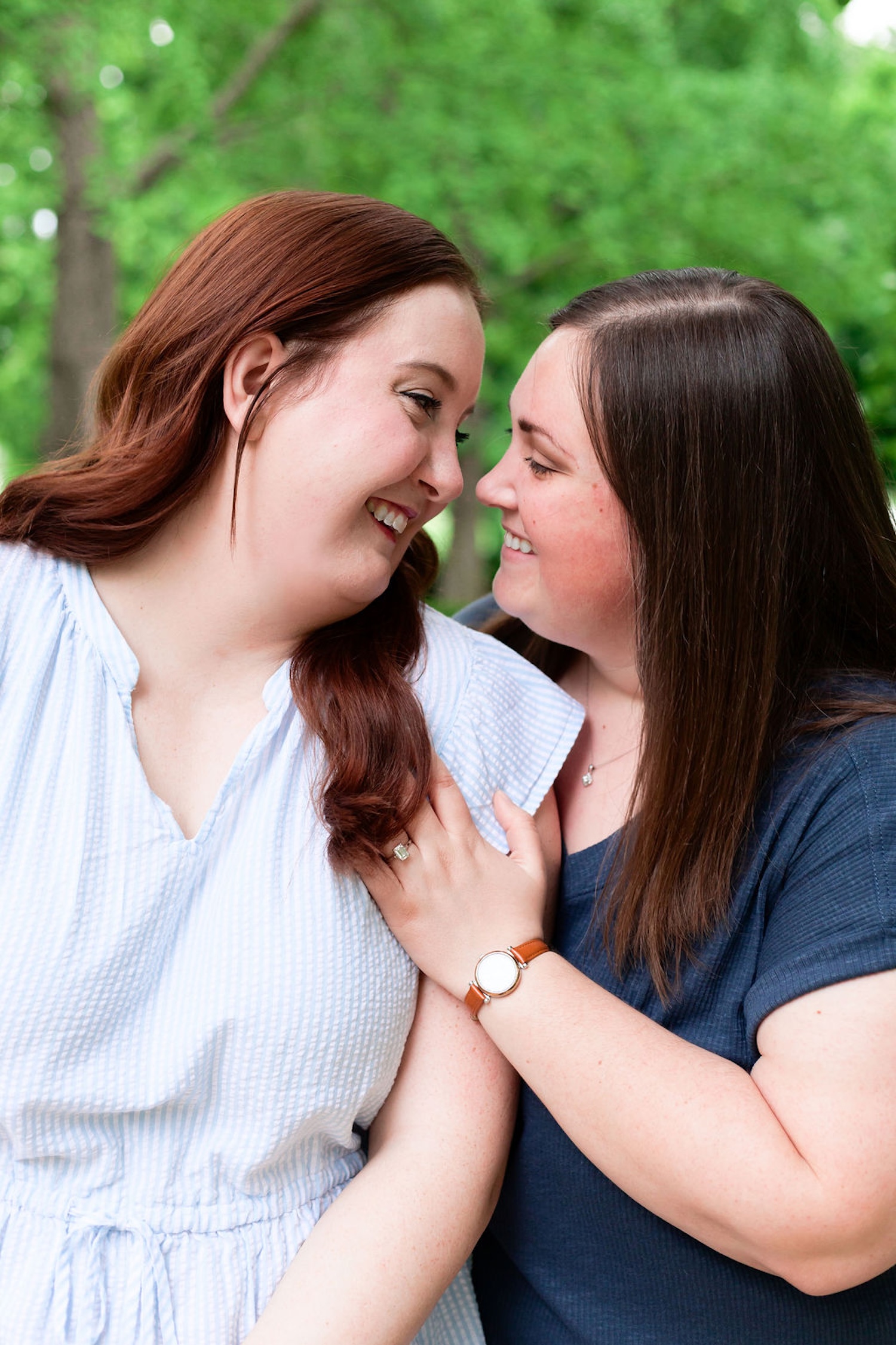 lgbtq+ engagement photos at the nelson atkins museum in kansas city lauren benson photography