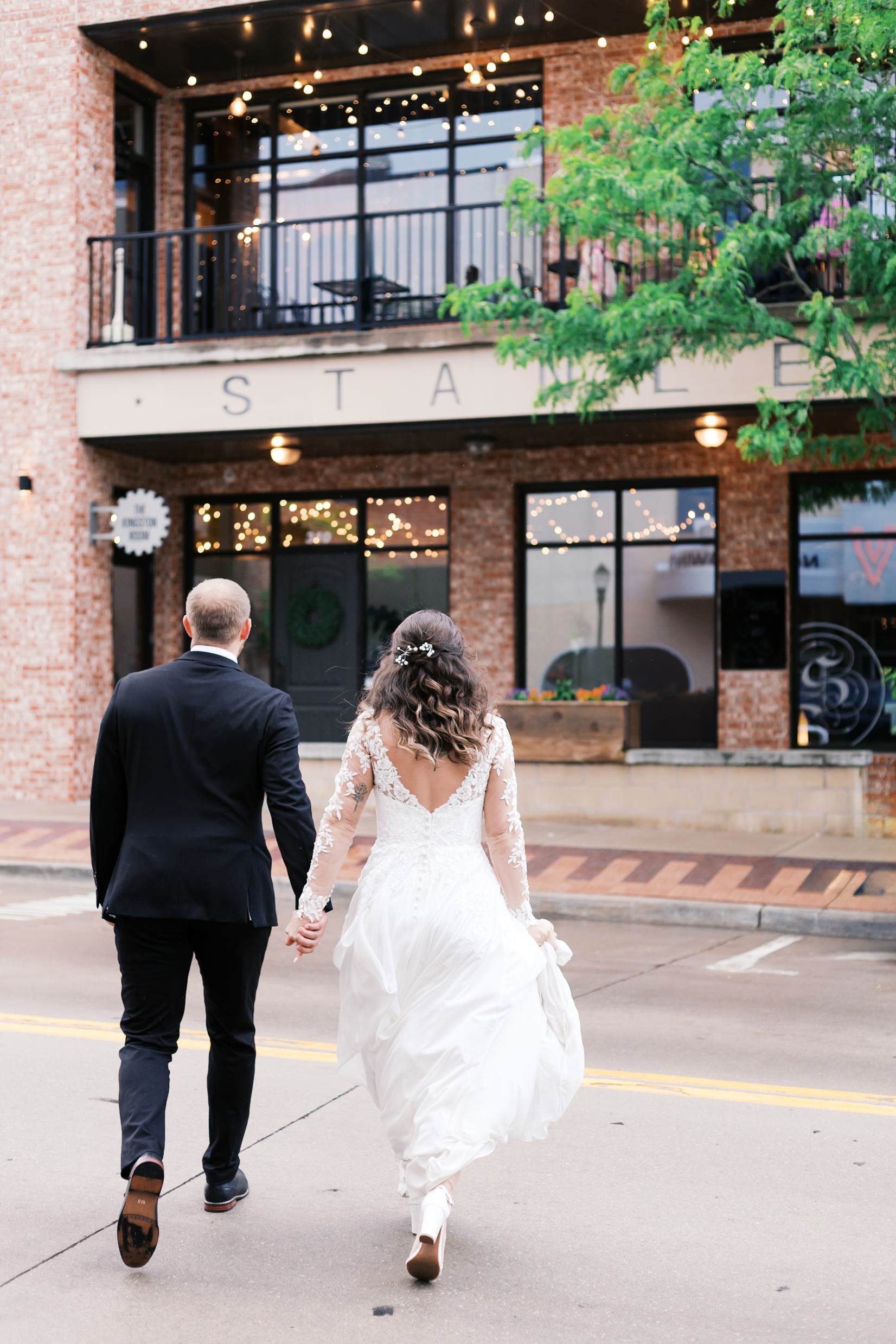 downtown lees summit wedding at the stanley