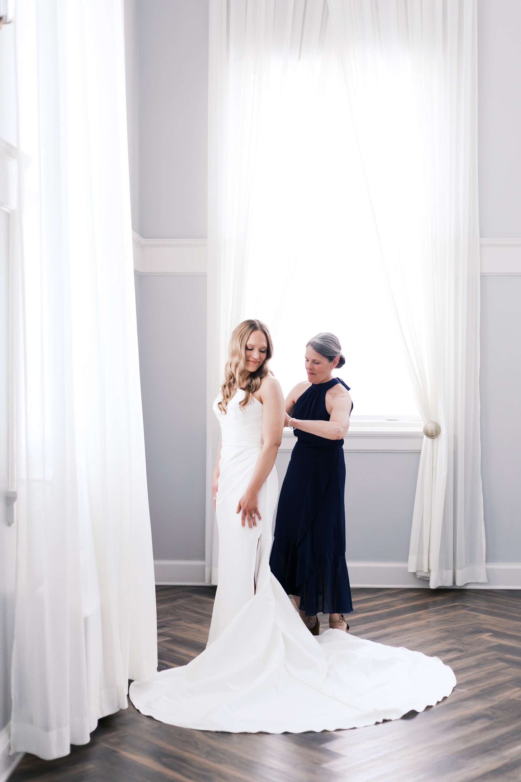 Bride getting ready at the Lincoln Event Space