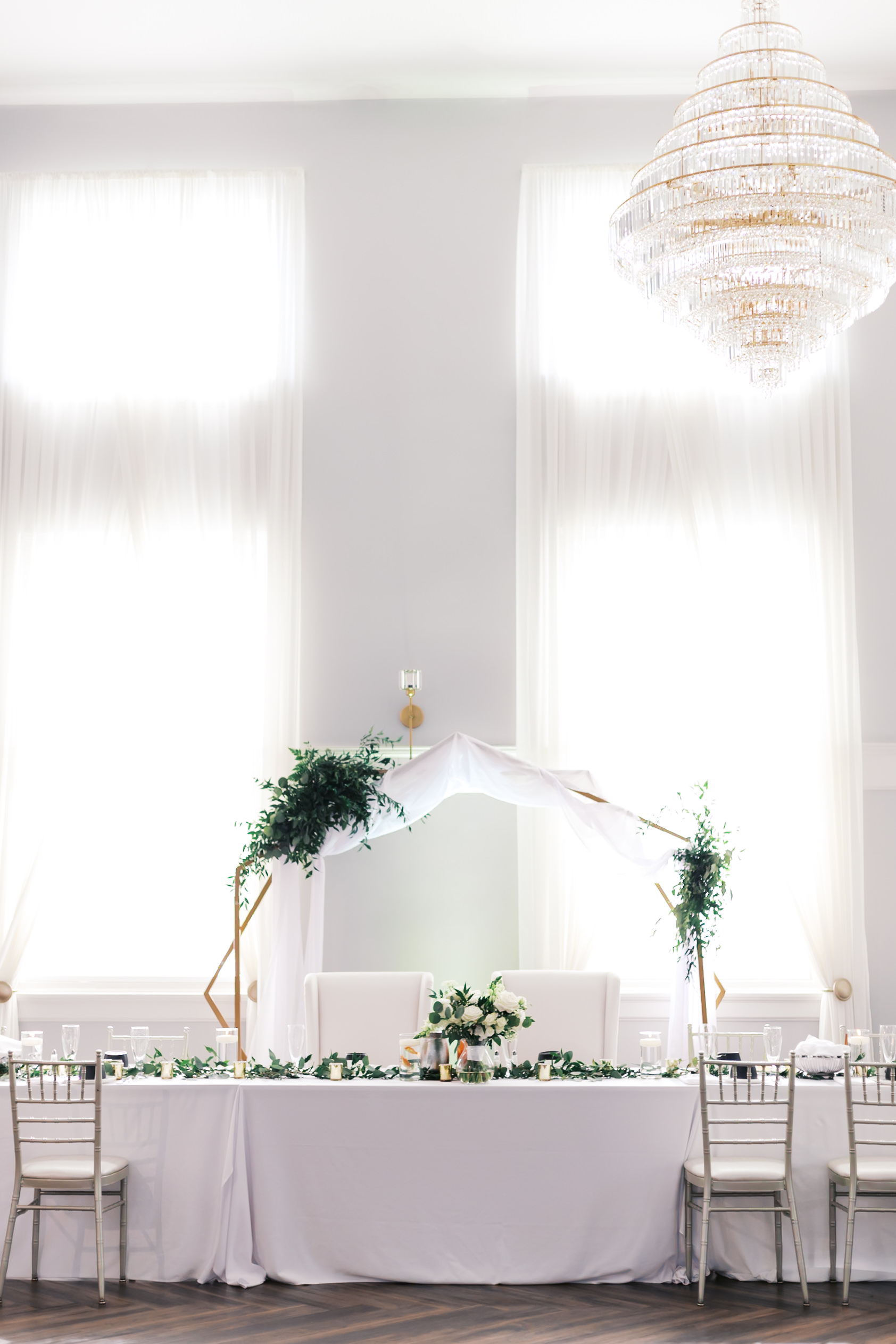 reception head table decor at the Lincoln Event Space