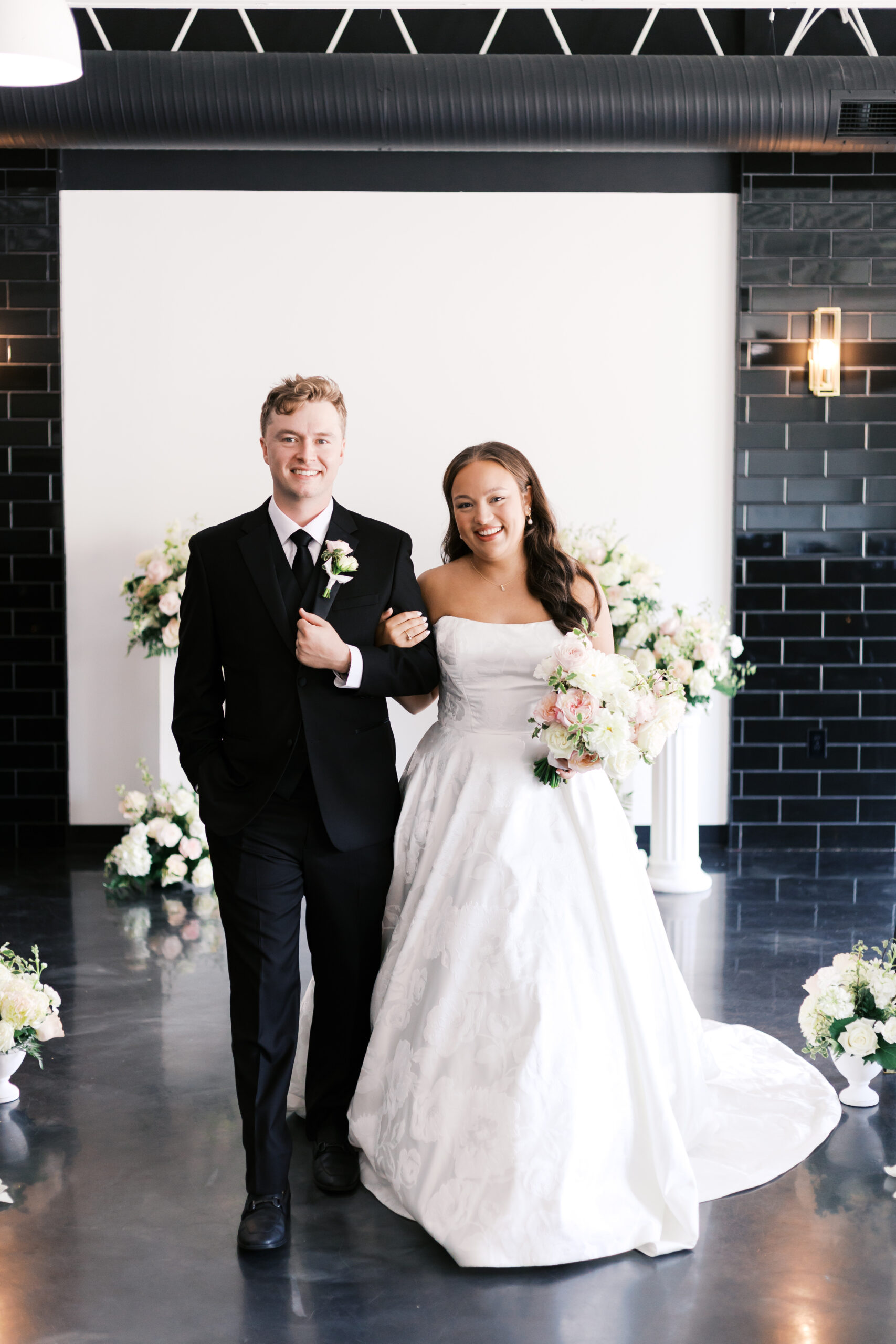 kansas city downtown wedding at the maverick