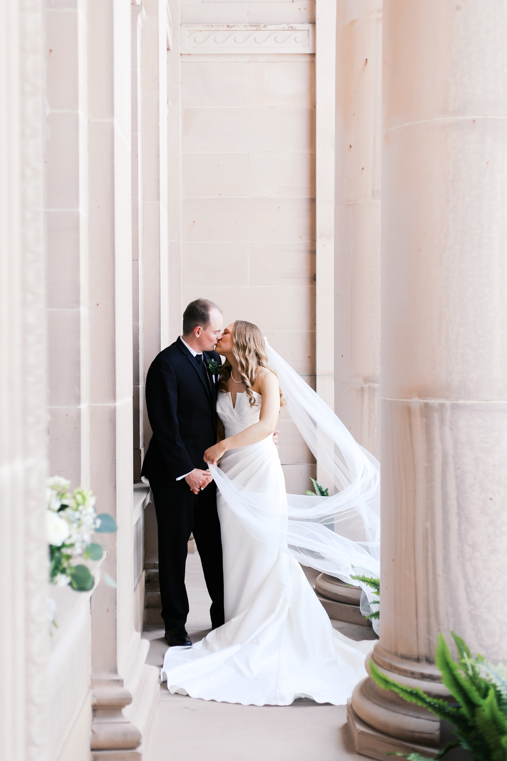 wedding party for a summer wedding at the lincoln event space in kansas city