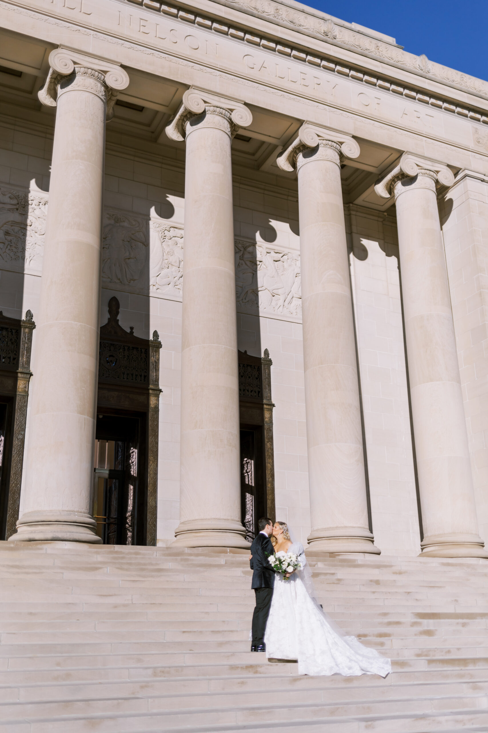 luxury winter wedding at the nelson atkins museum of art