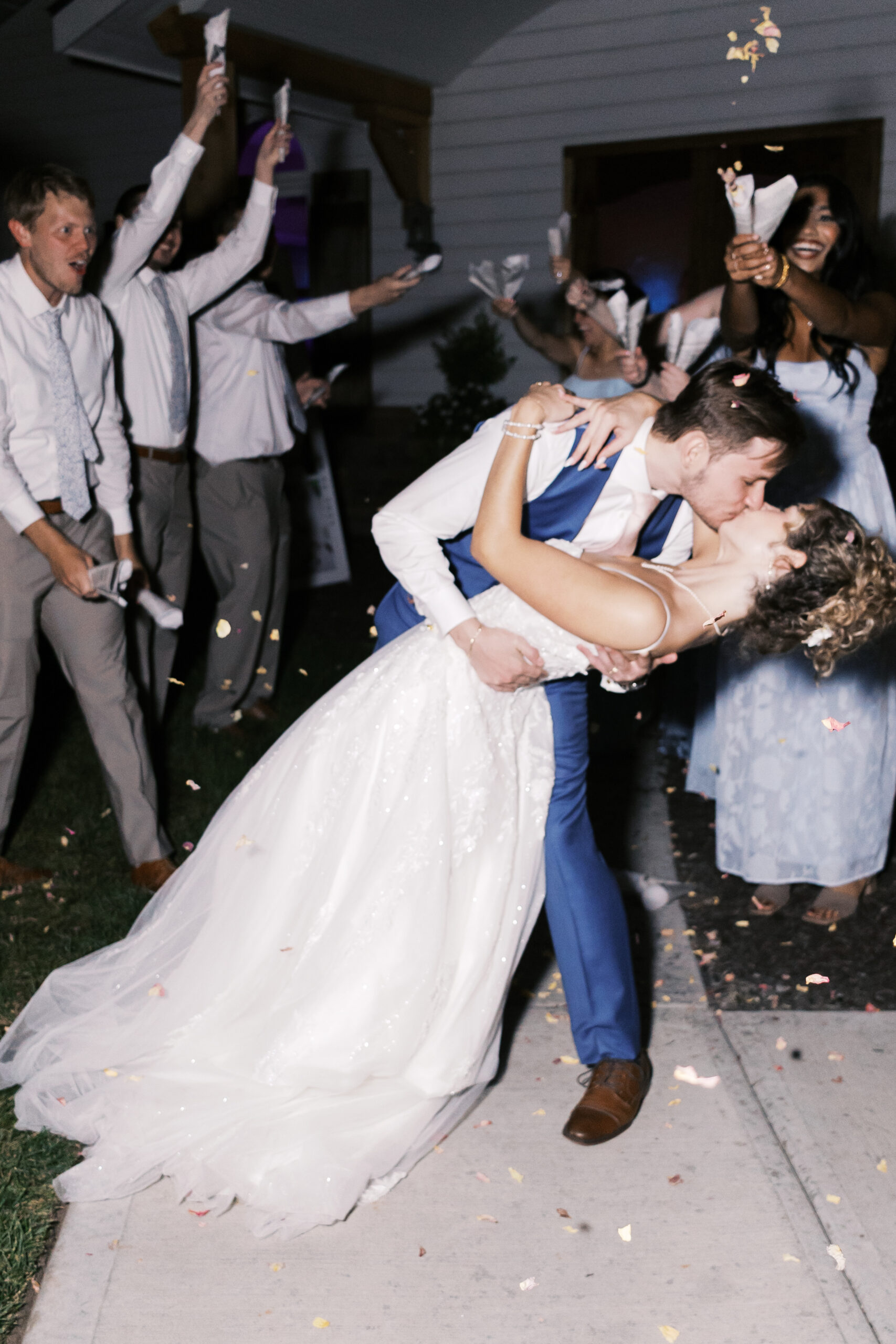 kansas city summer wedding at the countryside chalet