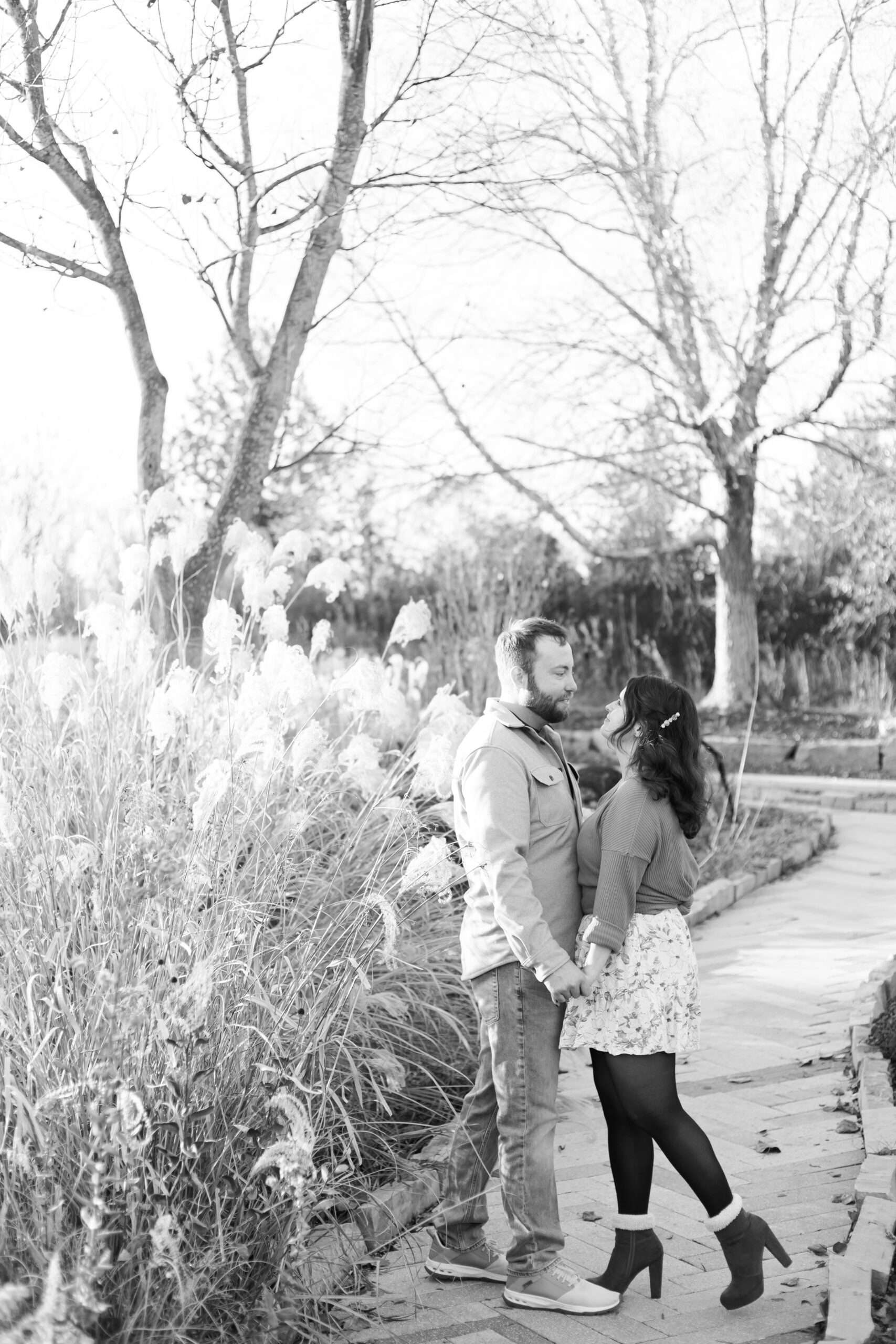 kansas city engagement photos fall foilage overland park